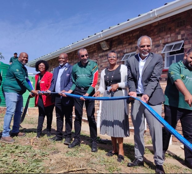 RUCE:... - RUCE: Rhodes University Community Engagement