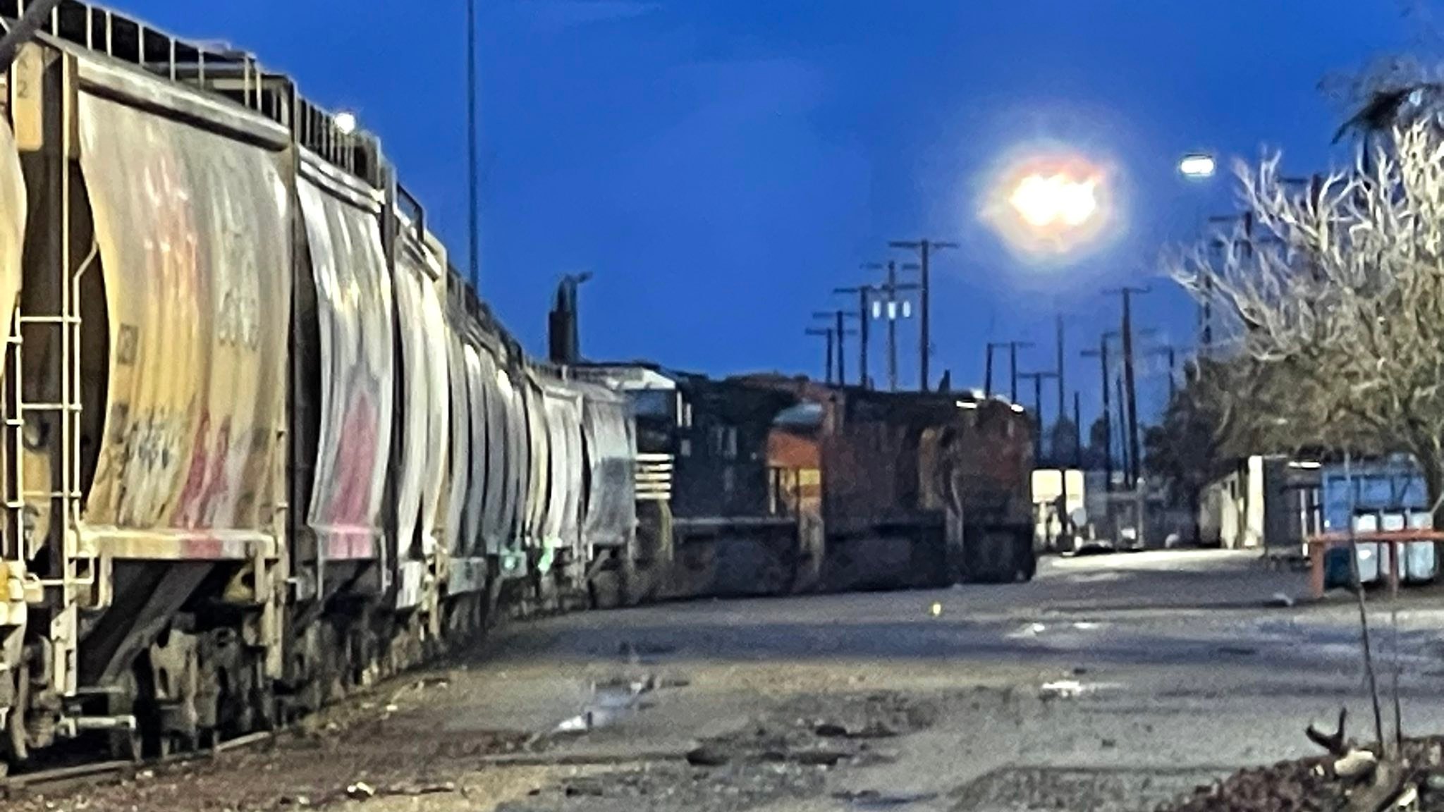 BNSF and NS trains spotted in Mormon Yard, Stockton