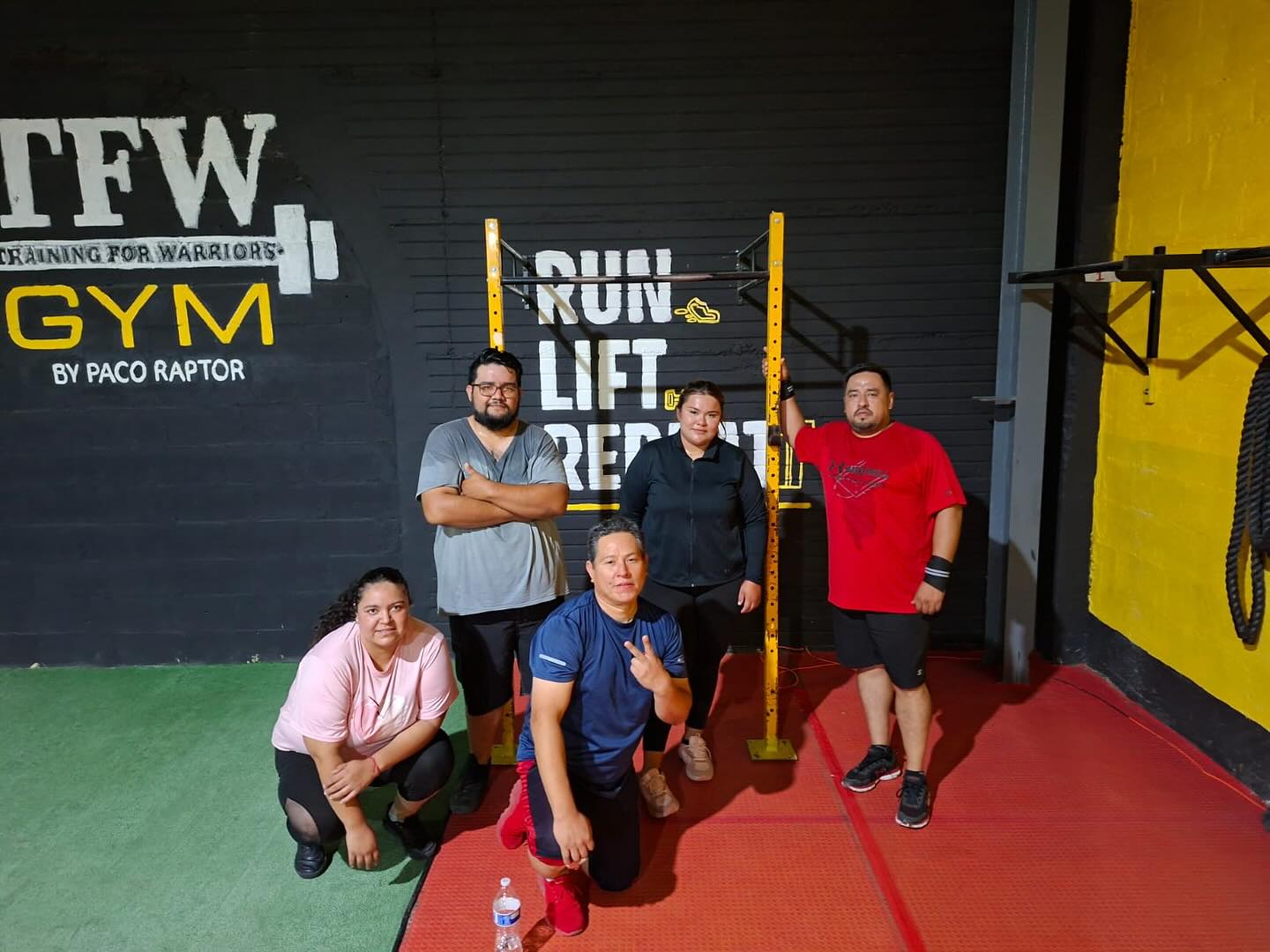 TFW - Bienvenidos Warriors a su nueva casa. 🖤💪 Gracias por su ...
