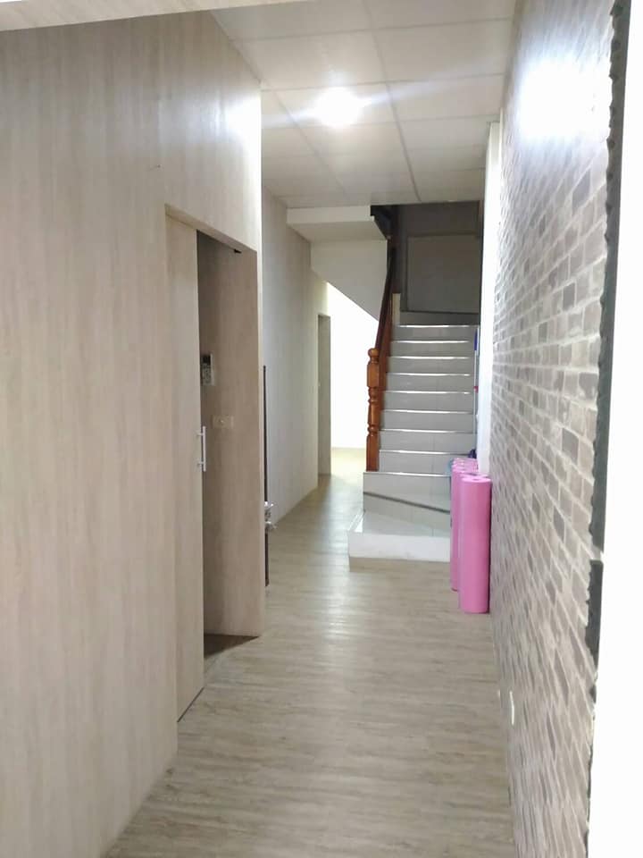 傳奇養生館 新豐的鄉親 身體酸痛不用在跑遠了 現在還有開幕優惠到8月15日止 折扣200元 Facebook