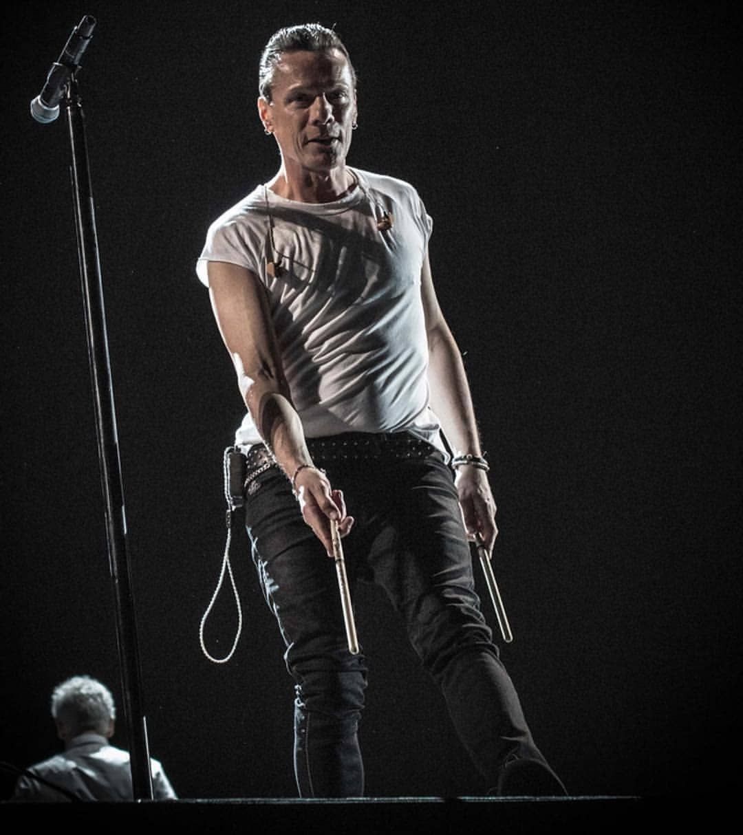 u2 fan seeking signed drumsticks