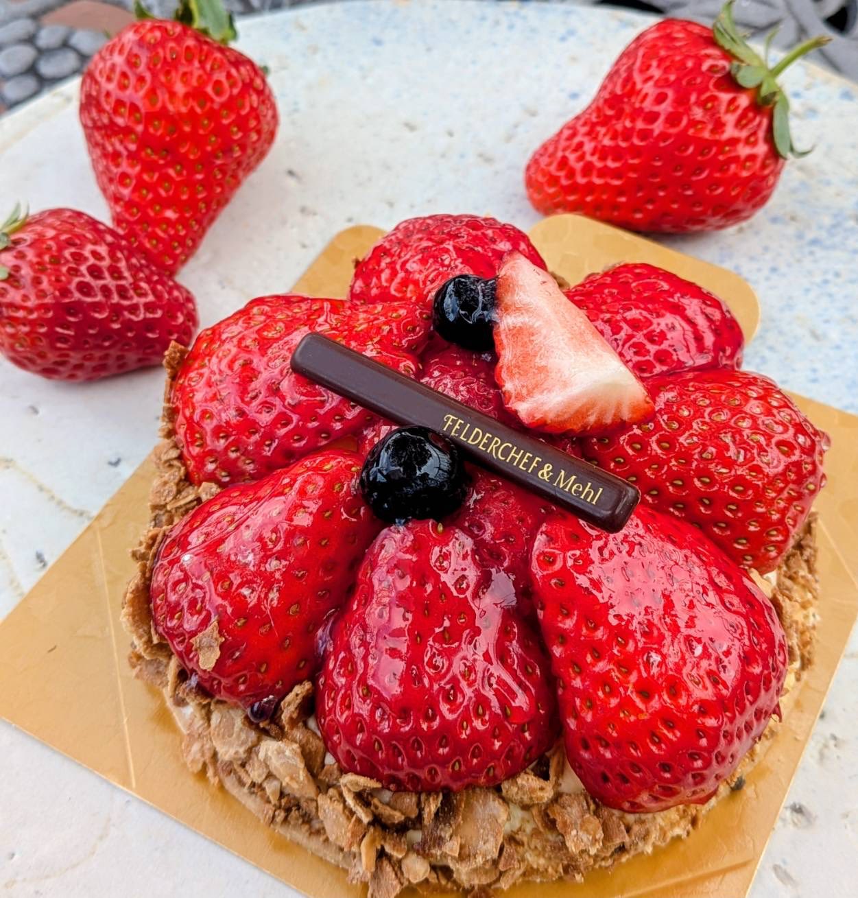 🍓お知らせ🍓 大変お待たせしました！ 本日から、苺タルト(ホール)が