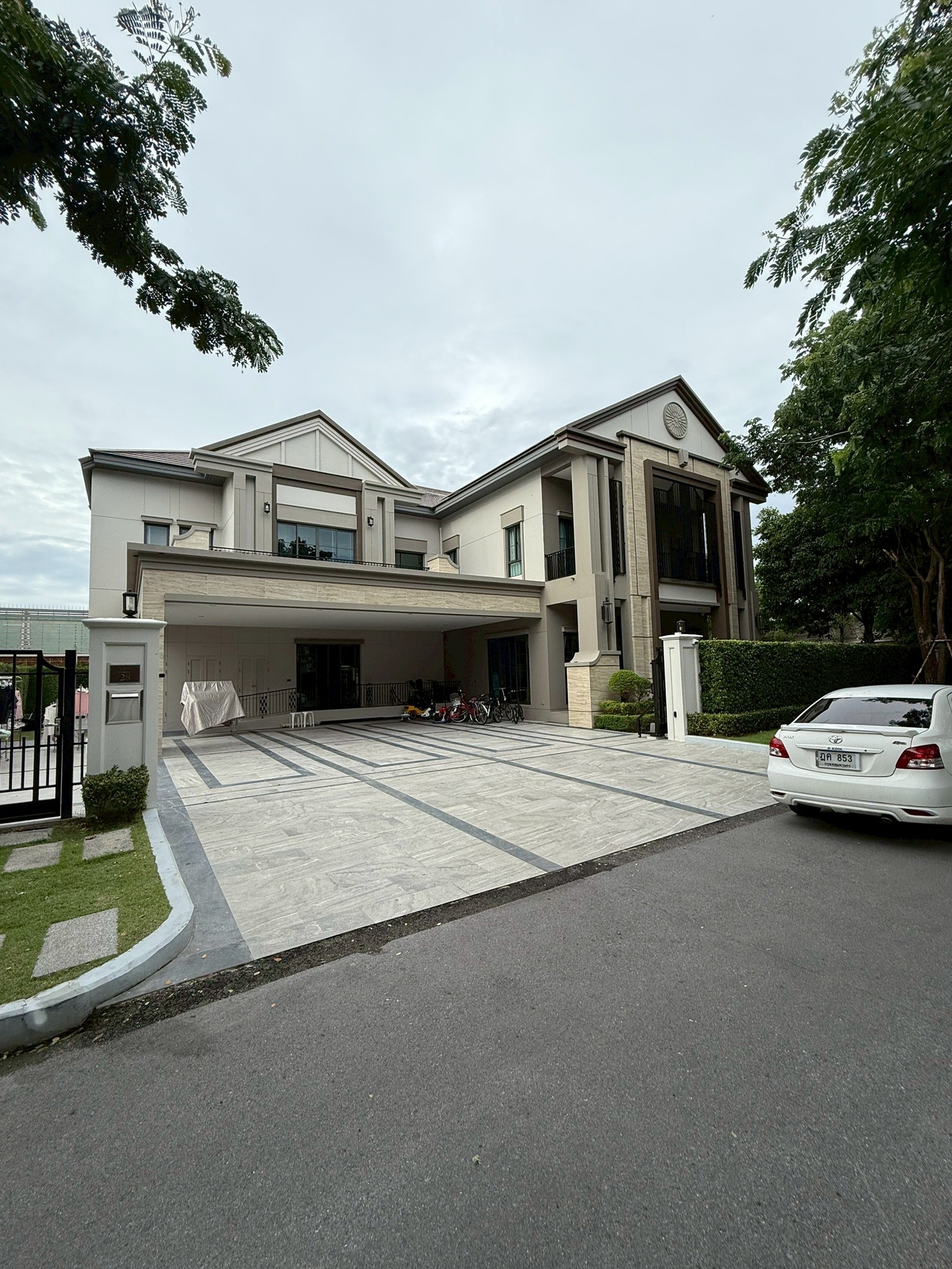 Ultimate Design Studio | Bangkok
