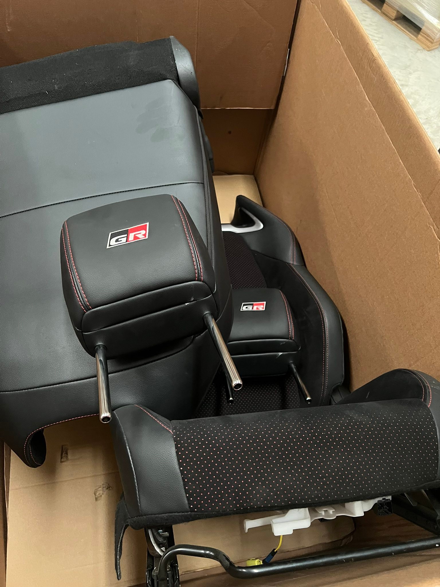 GRMN GR YARIS Recaro Bucket Seat Original GRMN GR Yaris Full 
