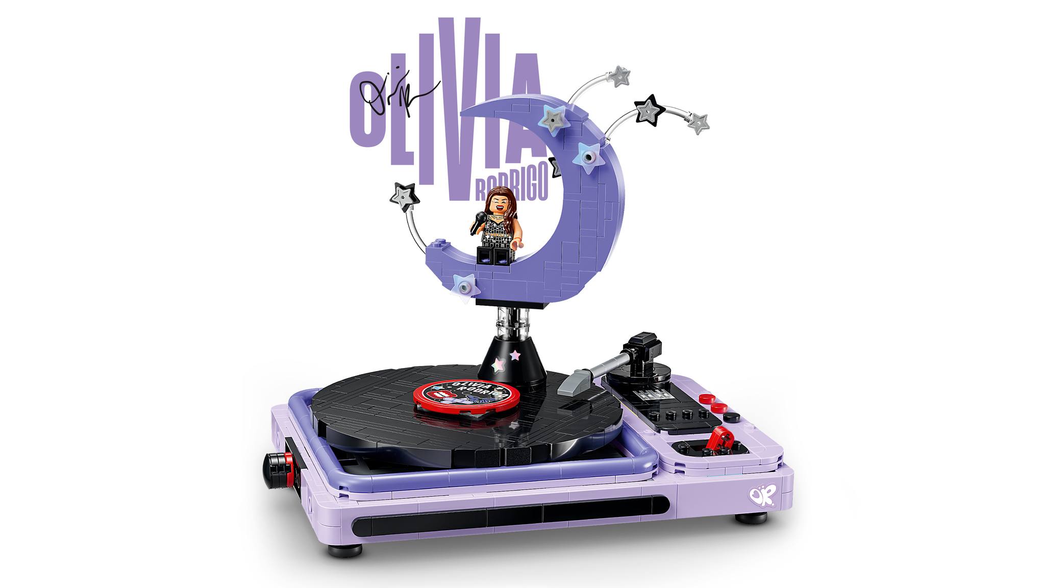Olivia Rodrigo gave 100 lucky fans an unforgettable surprise. The