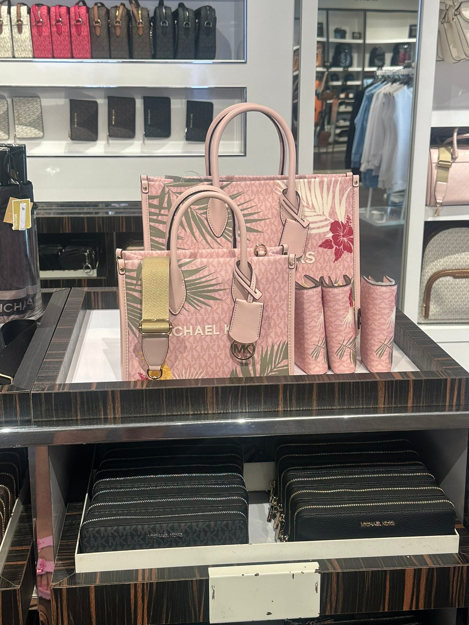 Michael Kors Waikele Premium Outlets currently have Hawaii 