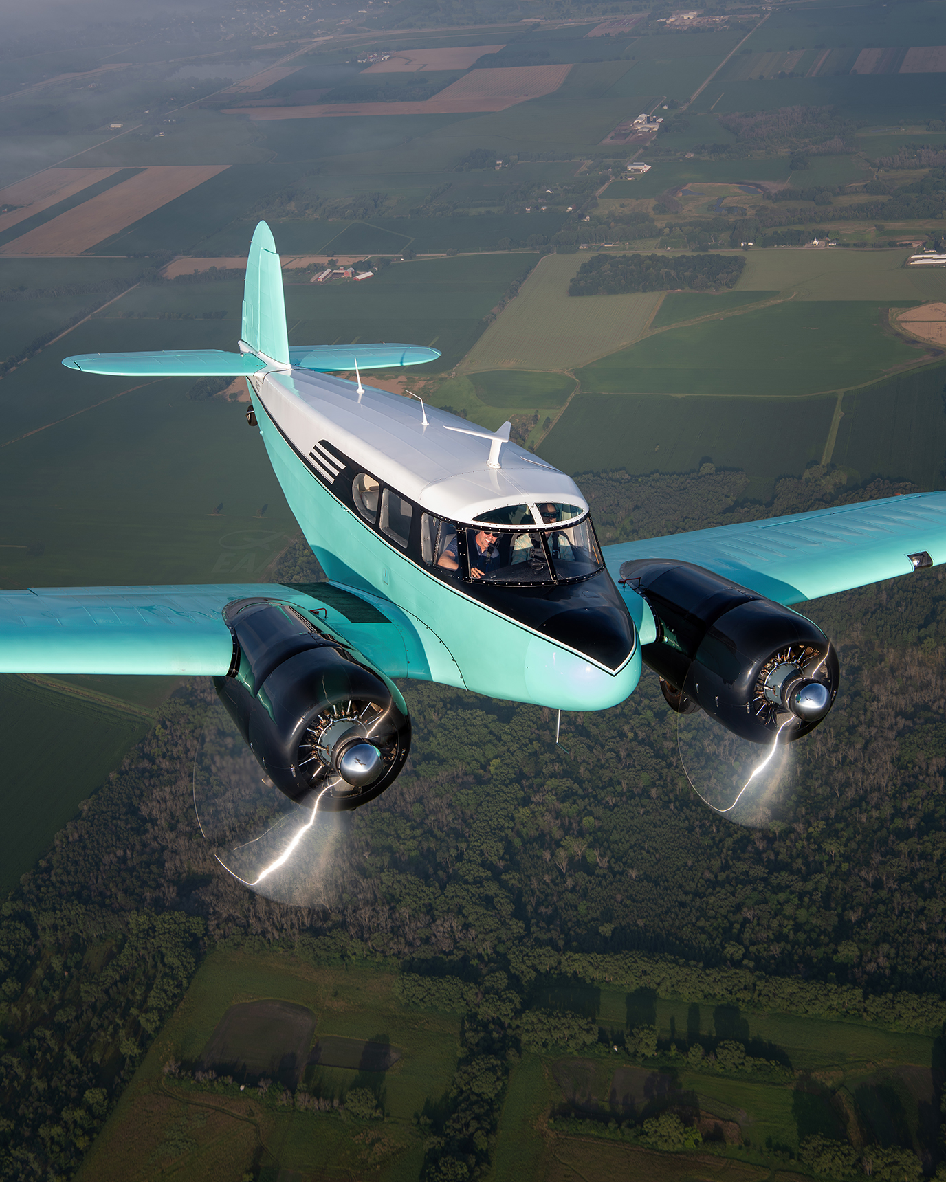 ヒコーキ 50 This T-50 Bobcat has been to Oshkosh several times, but, since 36