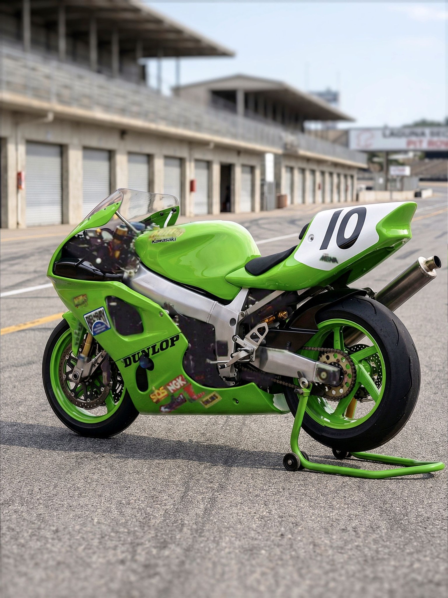 1995 Kawasaki ZXR750RR | 8H Suzuka Legend A true 90s racing icon