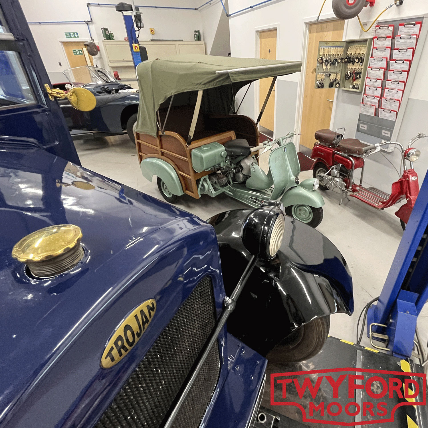 Harry shows us how to jack up... - Twyford Moors Classic Cars | Facebook