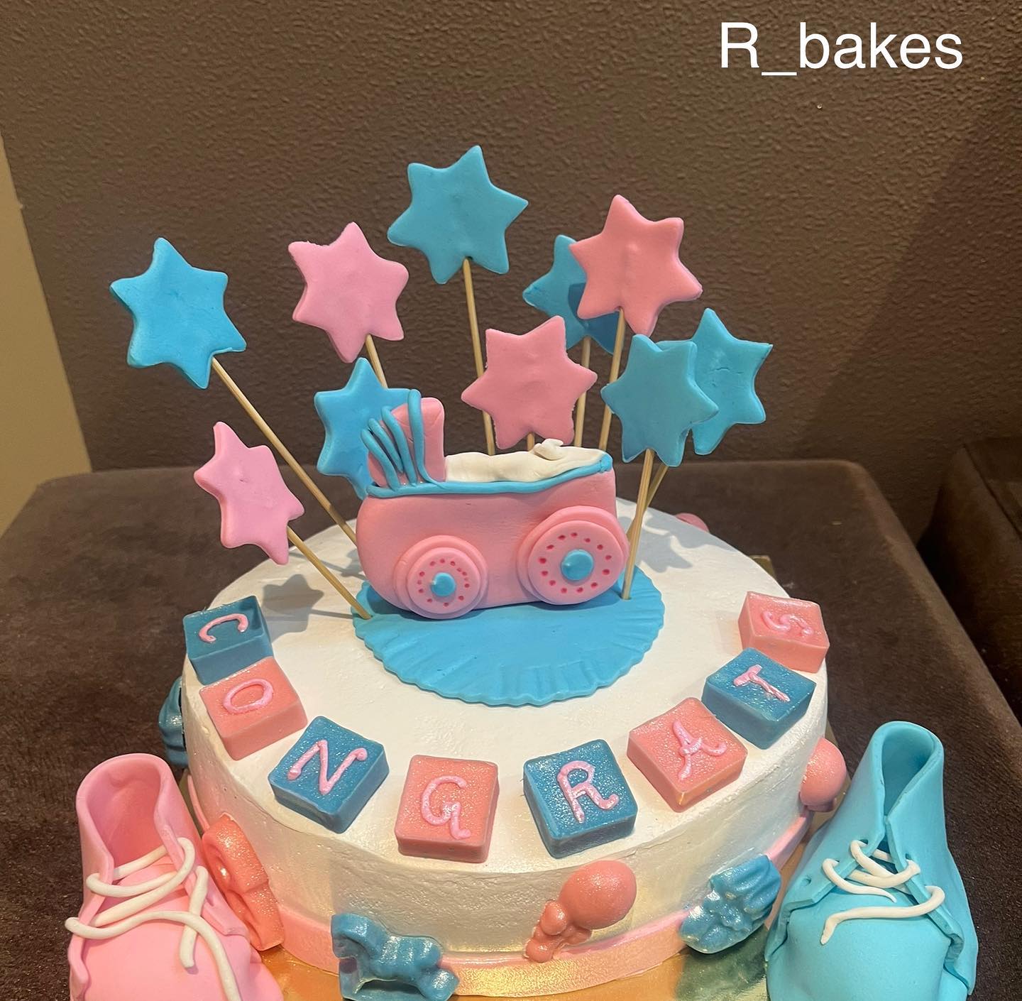 Ruki dodeja - Baby shower cake 🦋💖... | Facebook