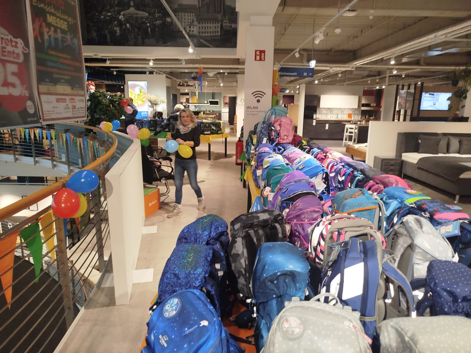 Alle unsere Schulranzen haben die Reise angetreten zur Schulmesse im Porta Möbelhaus in Görlitz. Besucht uns heute an unserem Stand im Obergeschoss und sichert euch euren Favoriten!