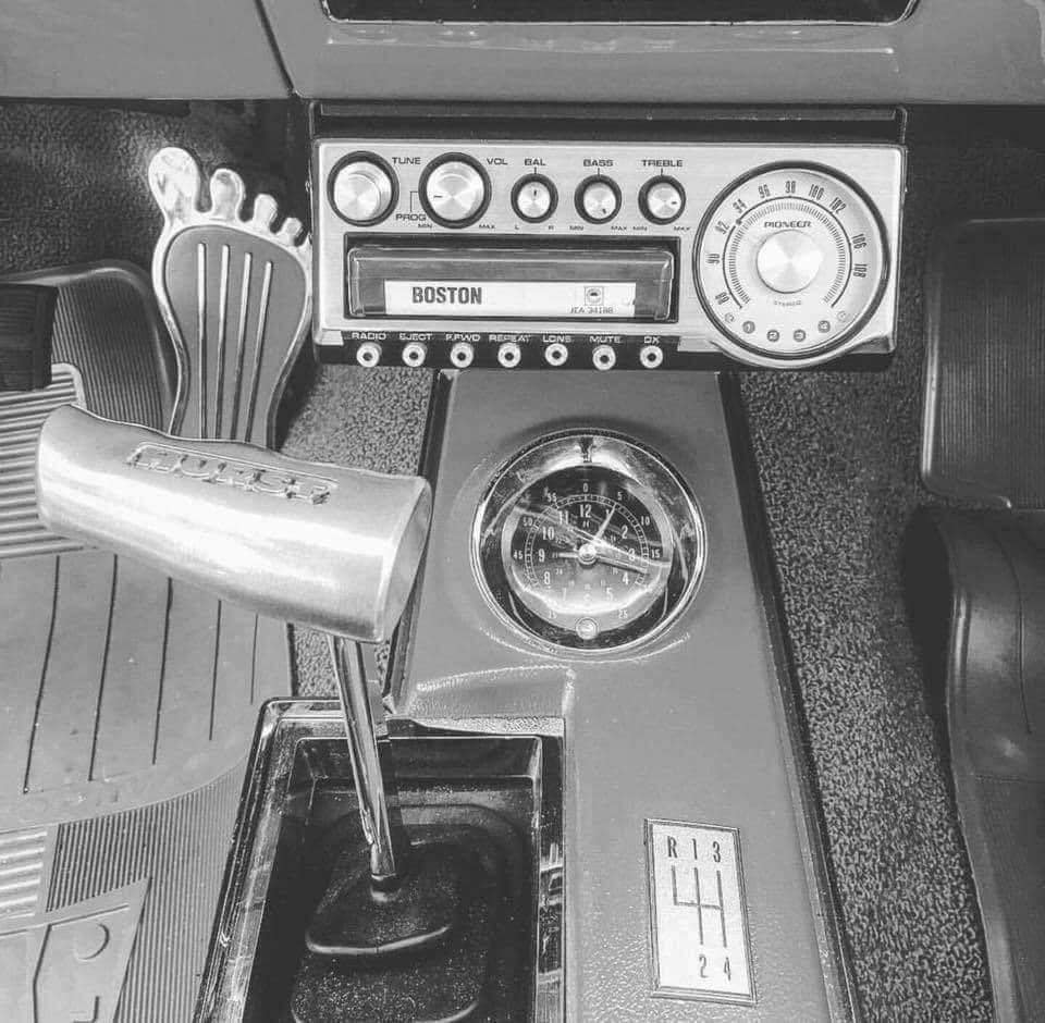 Classic Pioneer Super Tuner with 8 Track Car Audio Systems