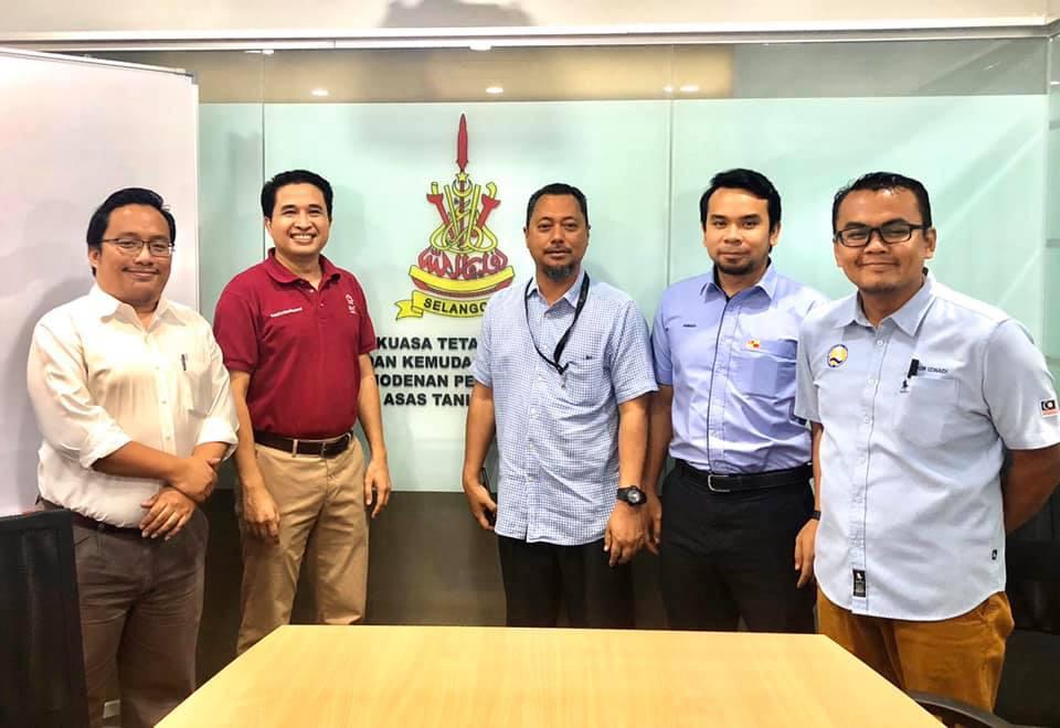 Singularity Aerotech Asia Sesi Pembentangan Solusi Smarttani Bersama Pinewealth Kepada Pegawai Pegawai Dari Unit Perancang Ekonomi Negeri Selangor Upen Selangor Jawatankuasa Tetap Infrastruktur Dan Kemudahan Awam Pemodenan Pertanian Dan