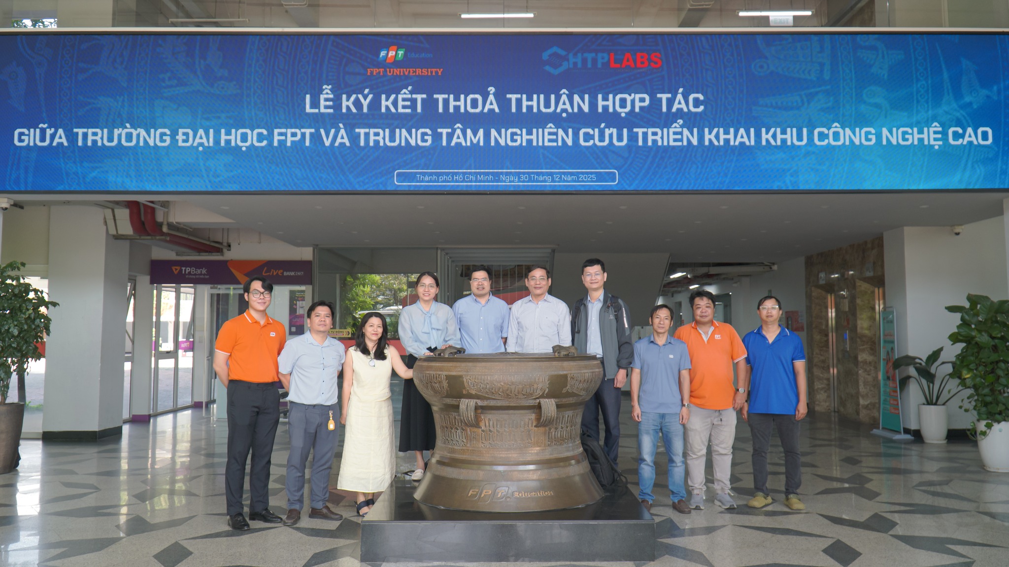 Trung tâm Nghiên cứu triển khai Khu công nghệ cao - SHTP Labs | Ho Chi ...
