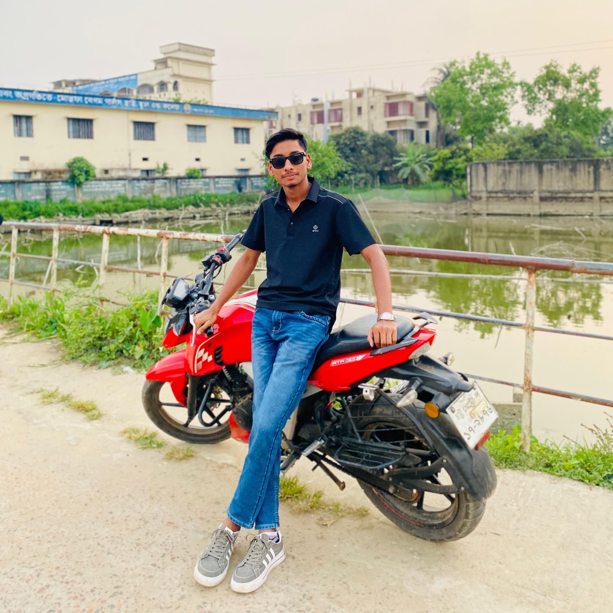 Mainuddin Hasan - রাষ্ট্র কি এতোই গরিব হয়ে গেলো 🤔... | Facebook