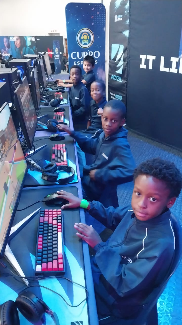 Curro Serengeti - Our Grade 3 Esports Minecraft team was... | Facebook
