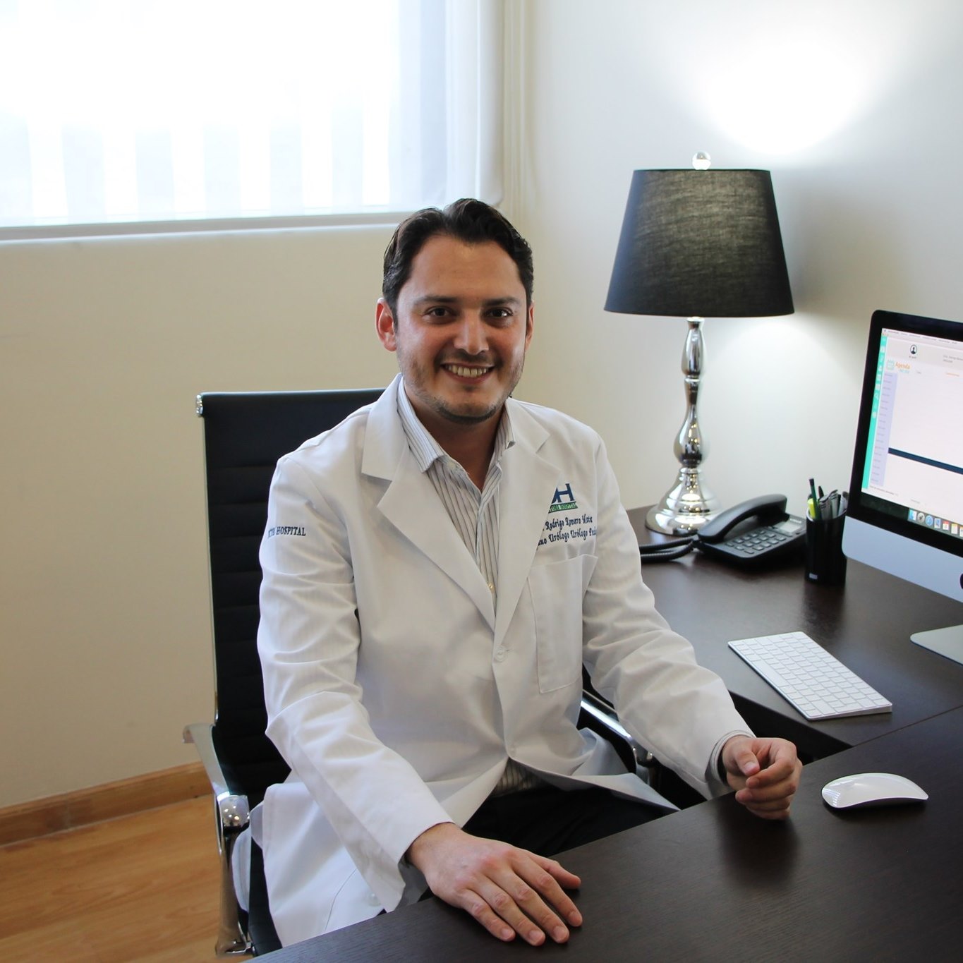 Dr. Rodrigo Romero - Urólogo