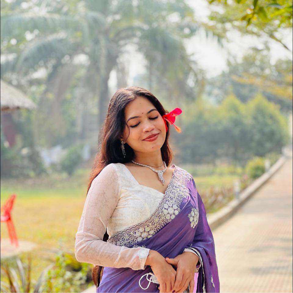 Ritu - তোমাকে হঠাৎ পেয়ে যেনো প্রেম তুমি আসবে এভাবে💜 | Facebook