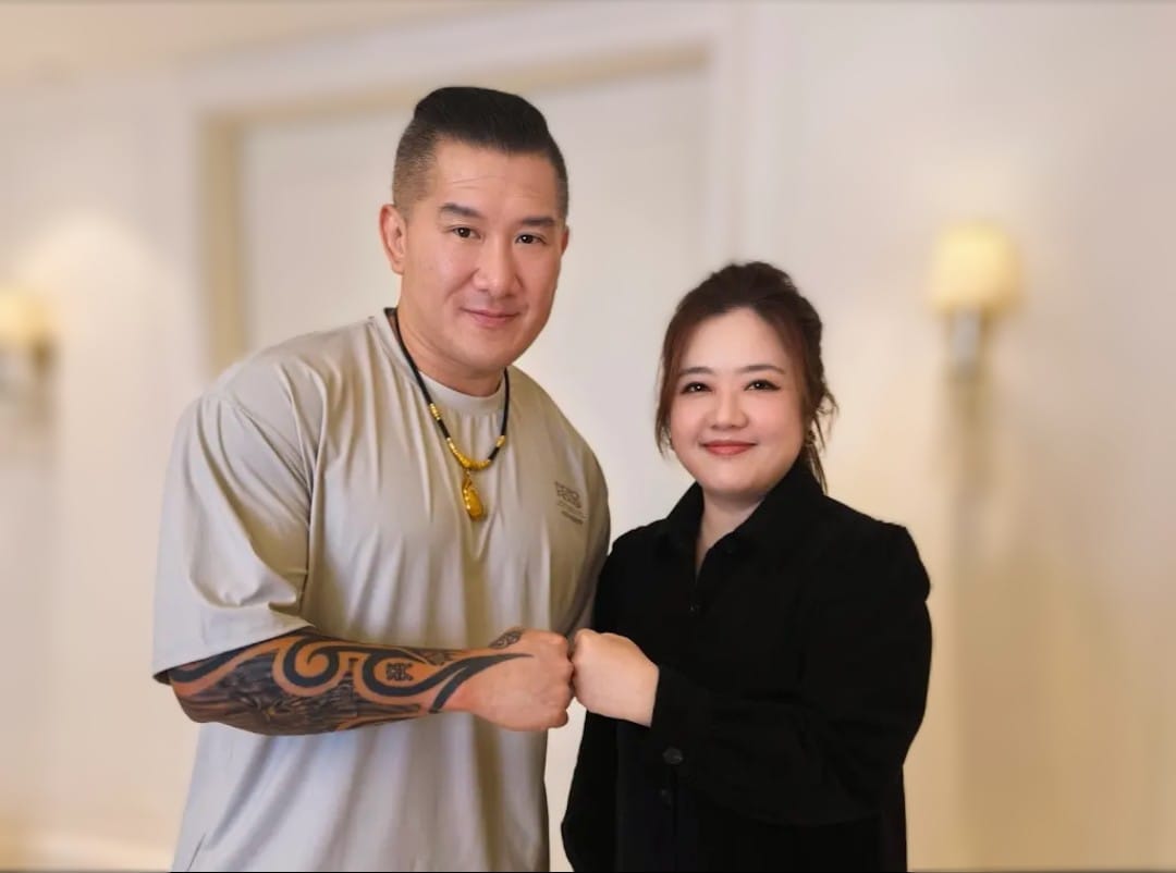 資深媒體人 - 翟翾今天如約在廈門訪問了館長，暢談這150 天以來，先後五趟大陸行所見所聞的感想，請您期待「專訪」的上線時刻！ | Facebook