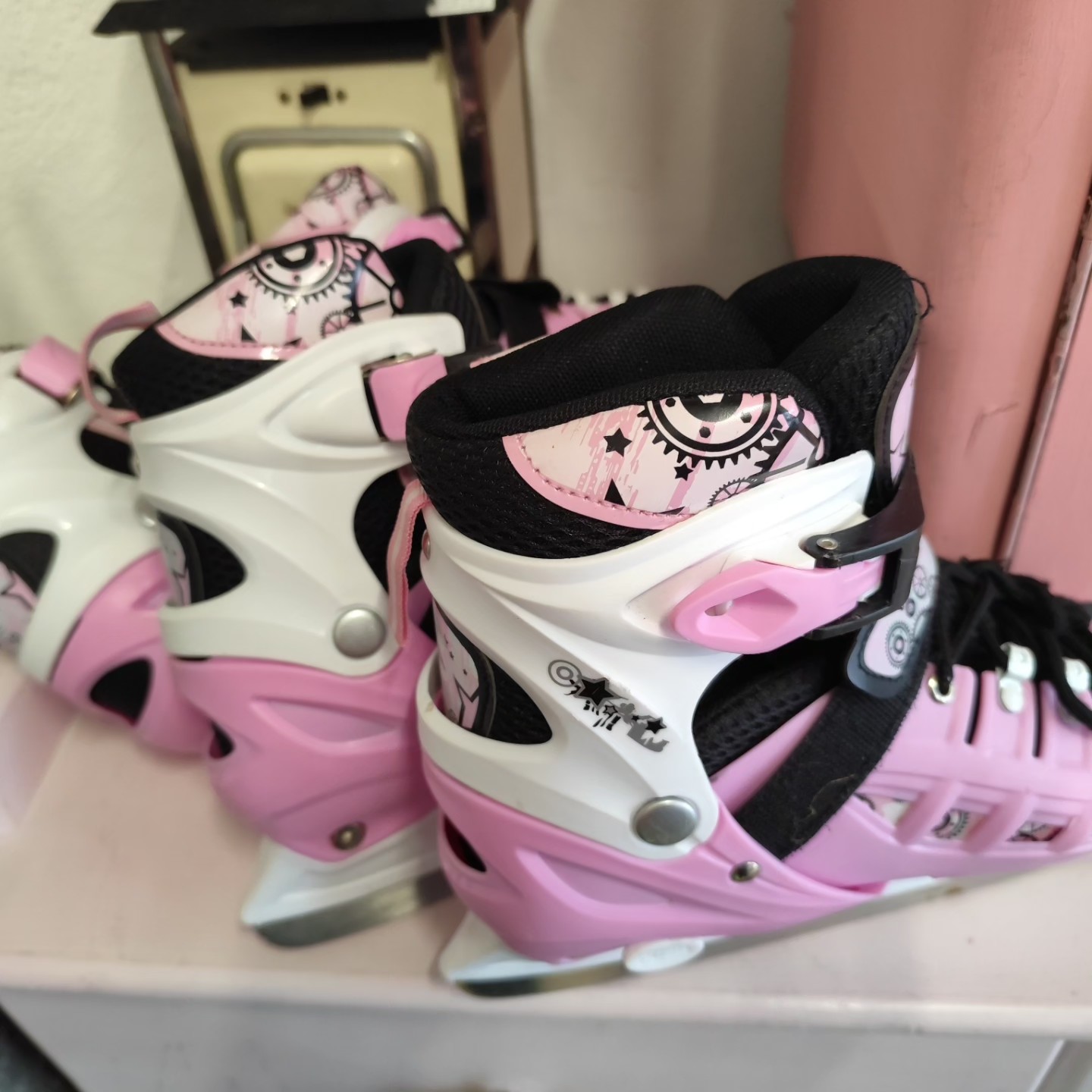 🐷Schuhe und Schlittschuhe 🐷