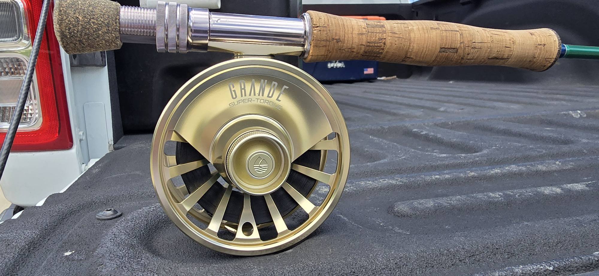 9 wt fly reel Pelican Reels Flight 2.0 LG (7-9WT) Penn Musky Color:Lemon Lime Shad foot Stealth rod is SIX Small Net Needles