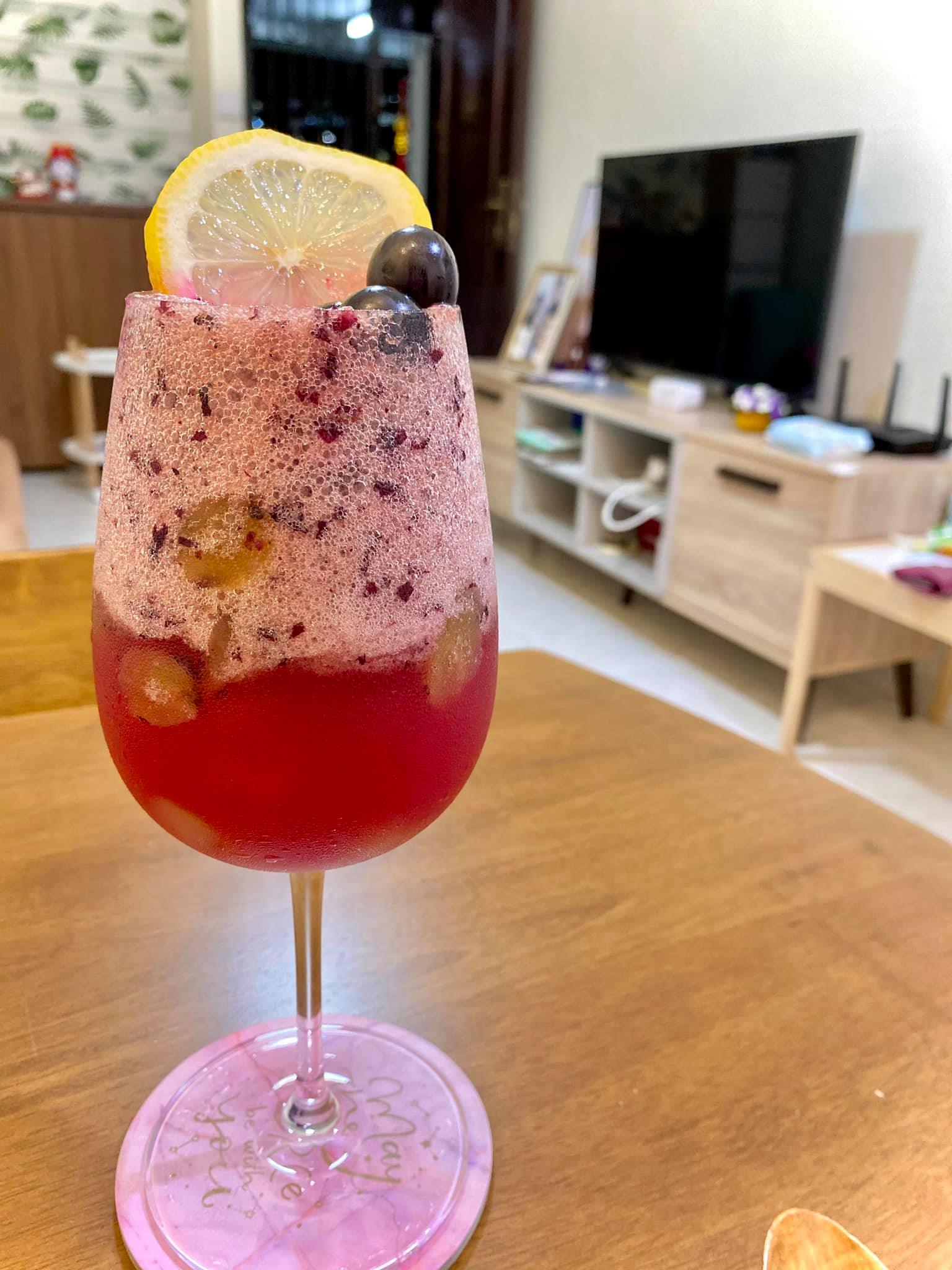 Yummy Minute - 要努力使每一天都开心而有意义， 不为别人， 只为自己💜 ~来杯《巨峰葡萄冰沙🍇》... | Facebook