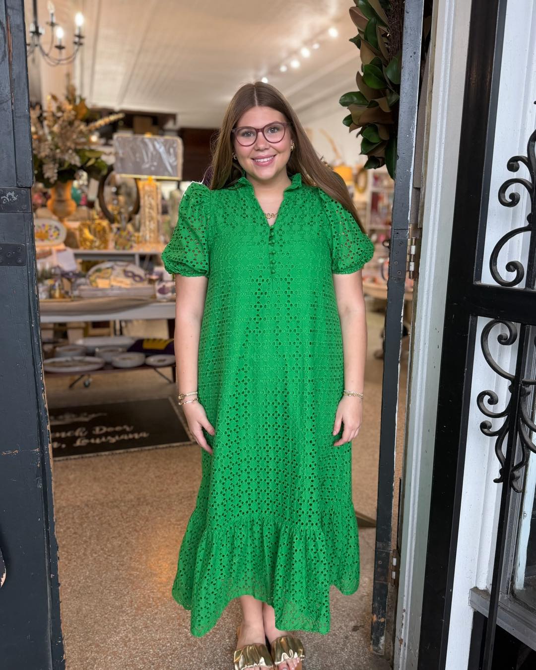 kelly green eyelet dress This is giving all the good spring vibes! Great for all heights! Stop in today from 10am-2pm and grab some pieces to start your spring wardrobe! #queenbboutique👑🐝 #comeshopwithus🛍 # Summer' 26