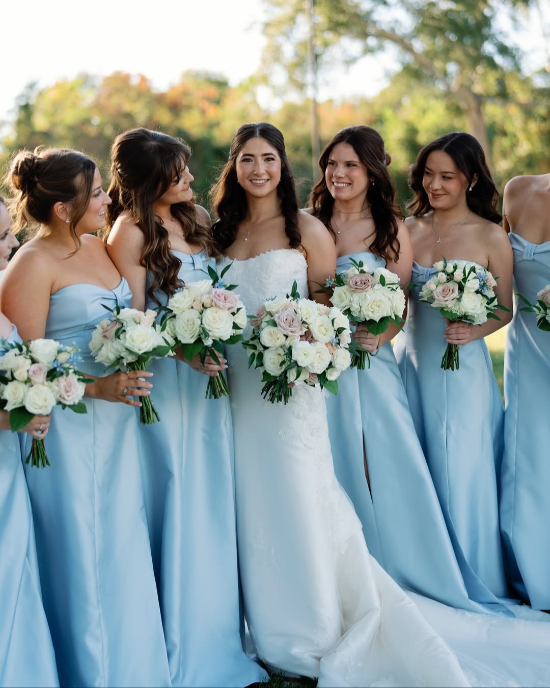 light blue dress makeup Wrapped in hues and wedding-day magic ✨ Wedding Dress: @belleamebridalhouston @allisonwebbnyc Hair & Makeup: @lovelykindbeauty #DessyMist Jillian Black & Ivory cosplay Size:6XLarge Blue eye makeup