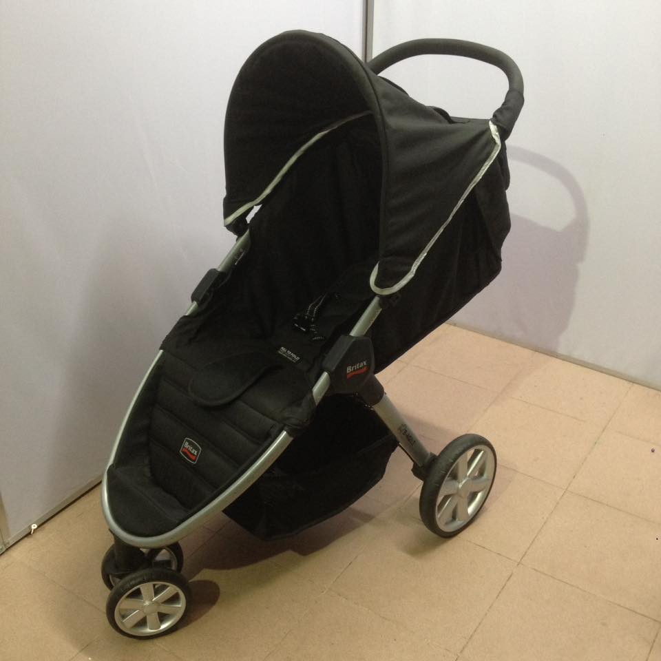 stokke sele Tripp Trapp High Chair² with Cushion + Stokke Tray Stroller Color:Moon Black (Black Frame) Bugaboo Fox3 pink sun the Stokke Tripp Trapp P2320