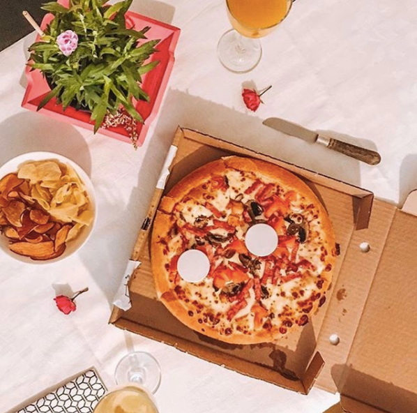Hangin with my... Pizza Hut Delivery Express Oudenaarde