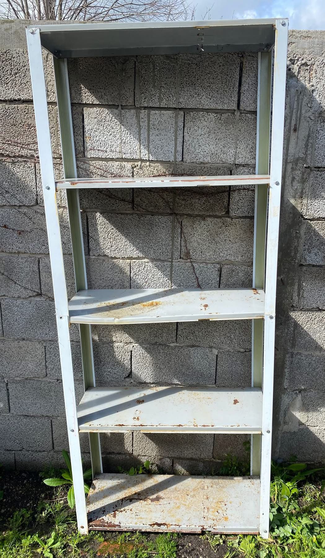 Remate - ESTANTERIA DE METAL BASE $ 750 LOTE 229 MEDIDAS:80x30cm Altura ...