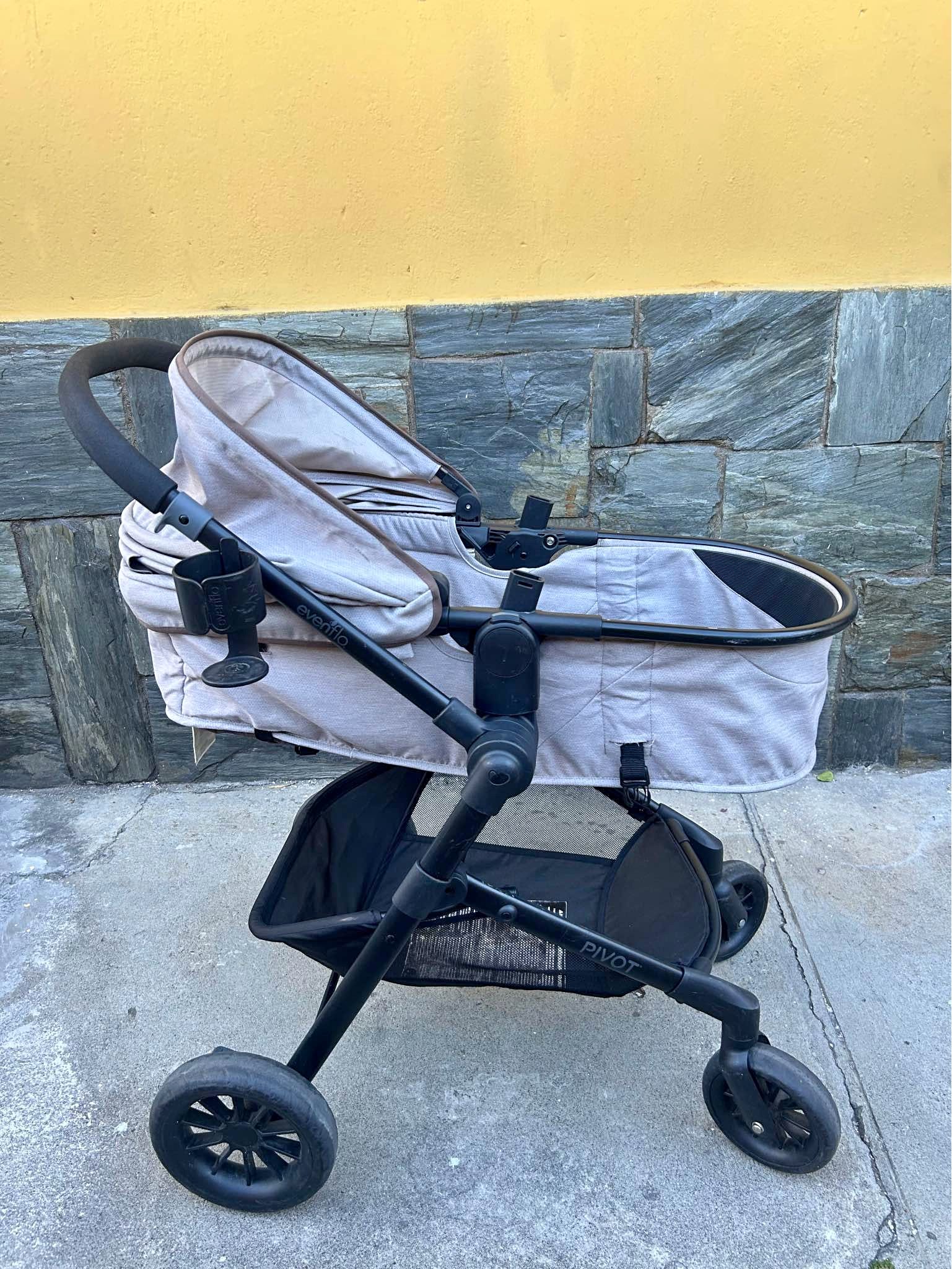 jogging triple stroller Thule Urban Glide 3 SKU:12971-01 Brand_Bell Helmets safe speed control on Cara Delevingne and the