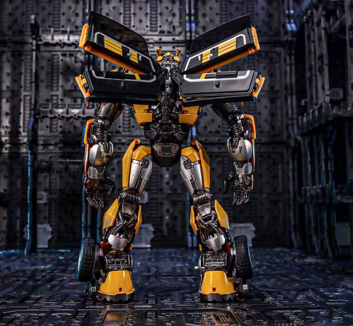 Toy Dollz W-01 Huang Xiaozai (MP Scale ROTB Bumblebee)