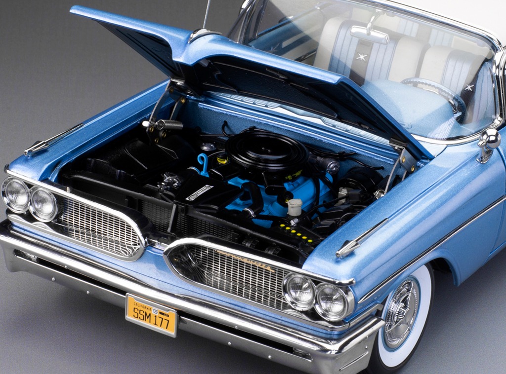 Item No : 5177 Scale : 1:18 1959 Pontiac Bonneville Hard Top