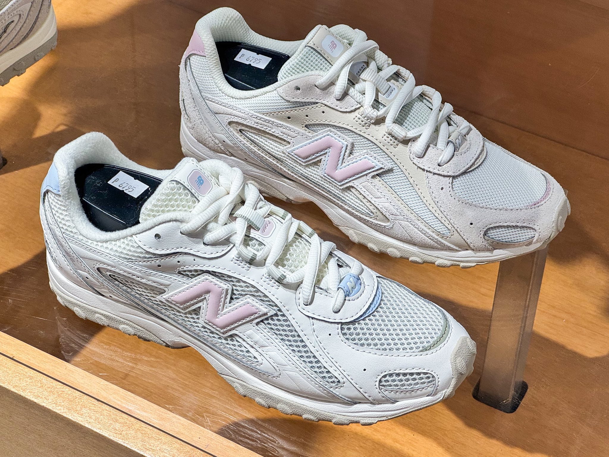 New drops at New Balance! 👟‼️🛍️ See it, like it, wear it. If