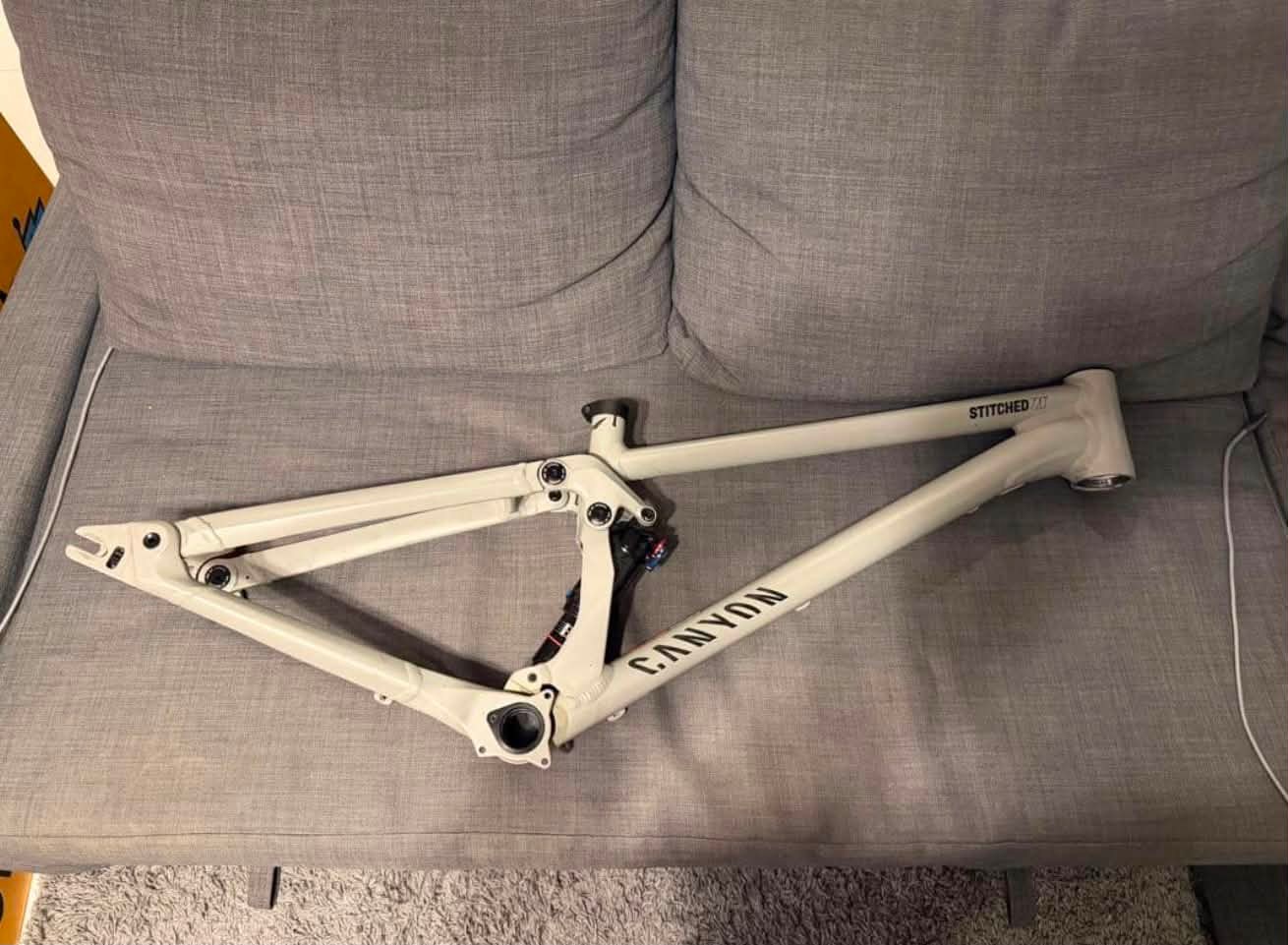 Ultra-rare CANYON STITCHED 720 2022 Frame 62 K Free Shipping Yama