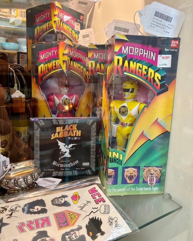 🎶 Go Go Power Rangers 🎶 Did... - Stardust Vintage Emporium | Facebook