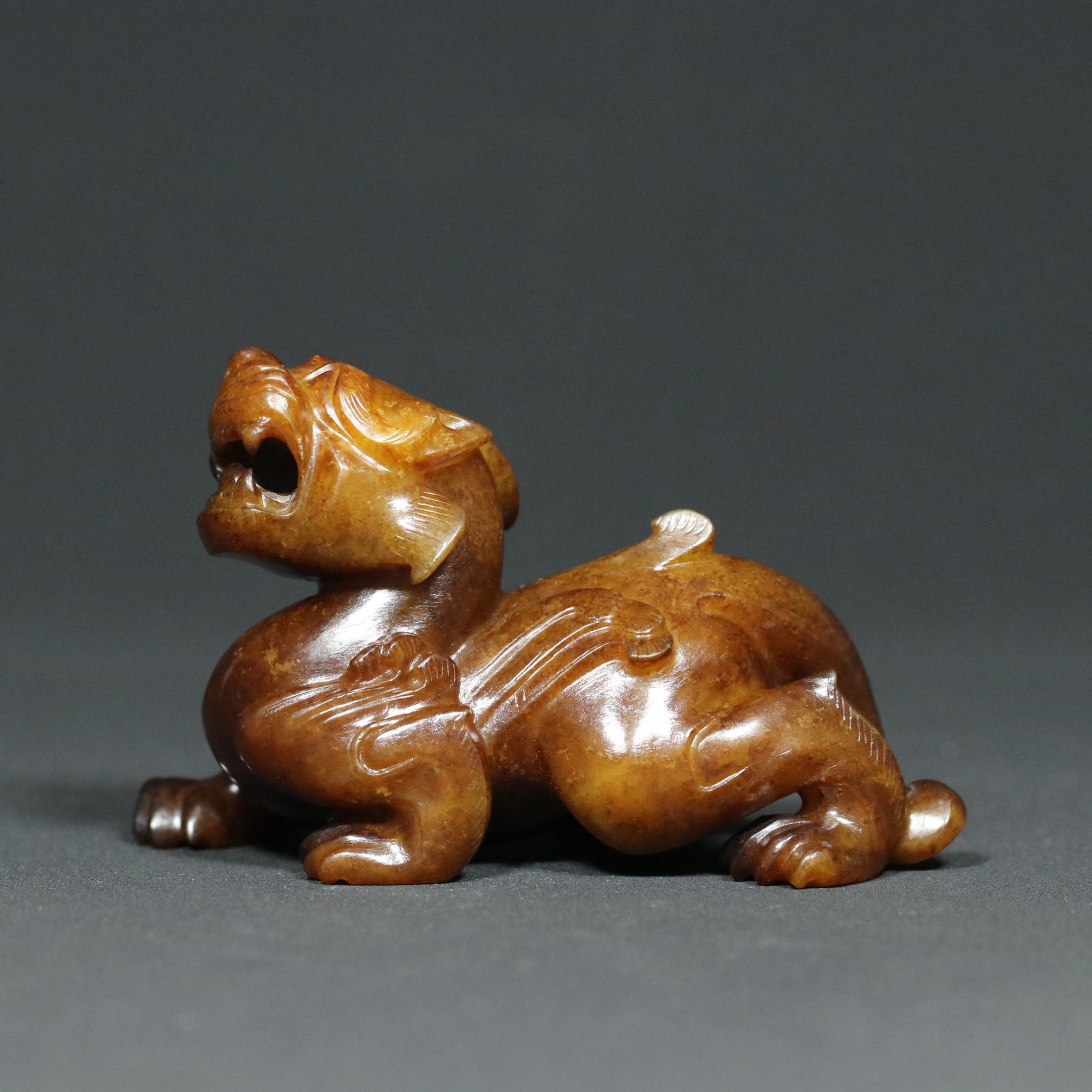精品舊藏漢代老和田玉【瑞獸貔貅】擺件雕工精湛，玉質細膩，包漿老道