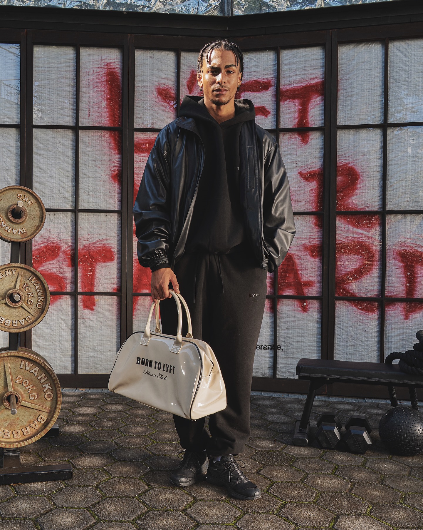SYNTHETIC LEATHER OVERSIZE JACKET - BLACK フロント胸元にBORN TO 