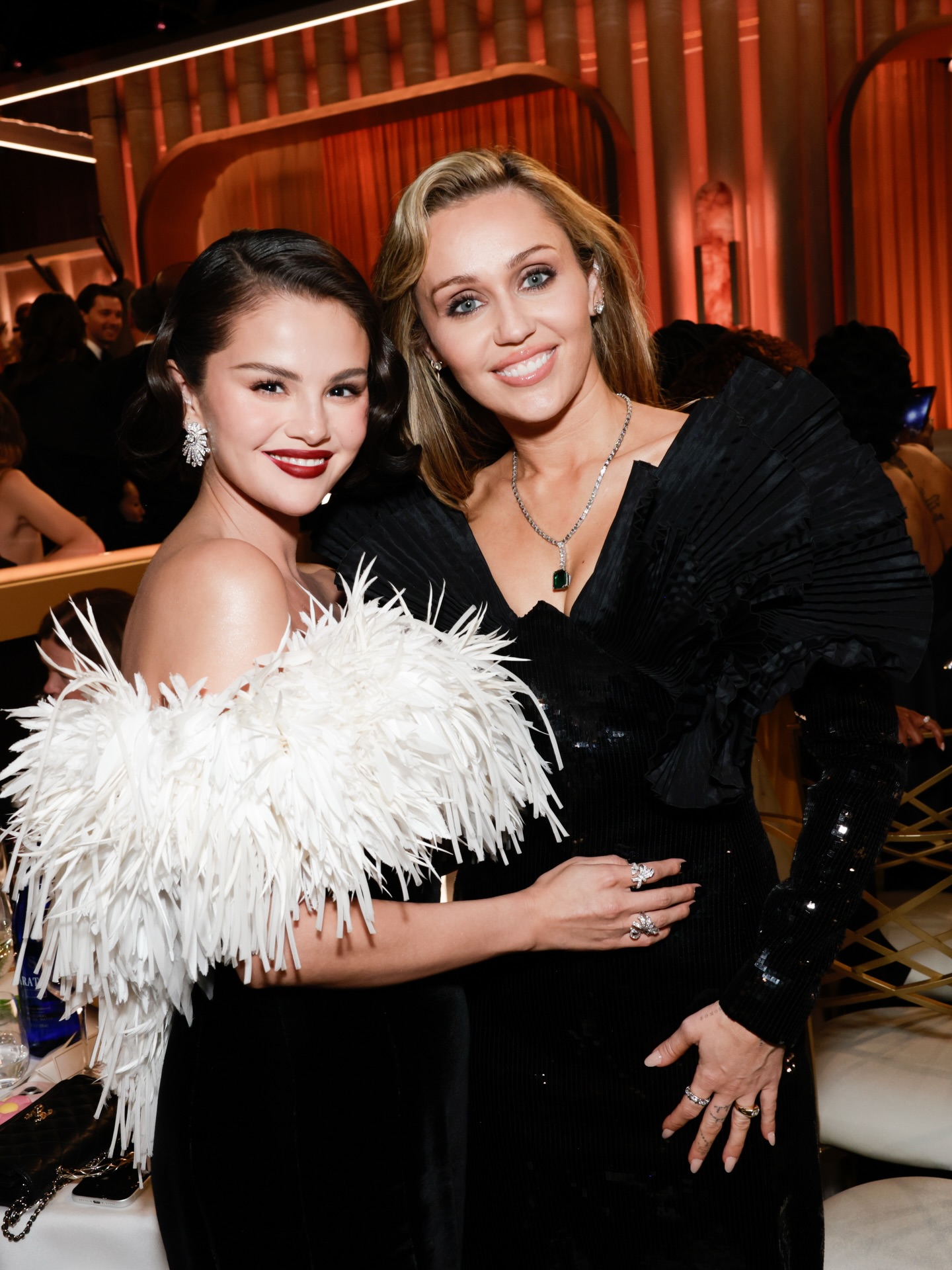 best dressed golden globes 2008 Pinch me, it's again 🥹🫶🤝 📍: #GoldenGlobes with @selenagomez & @mileycyrus gothic wedding gown