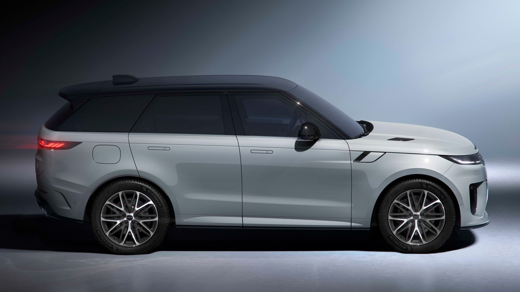 Range - Last week, Champagne Pol Roger received a bespoke Land Rover ...