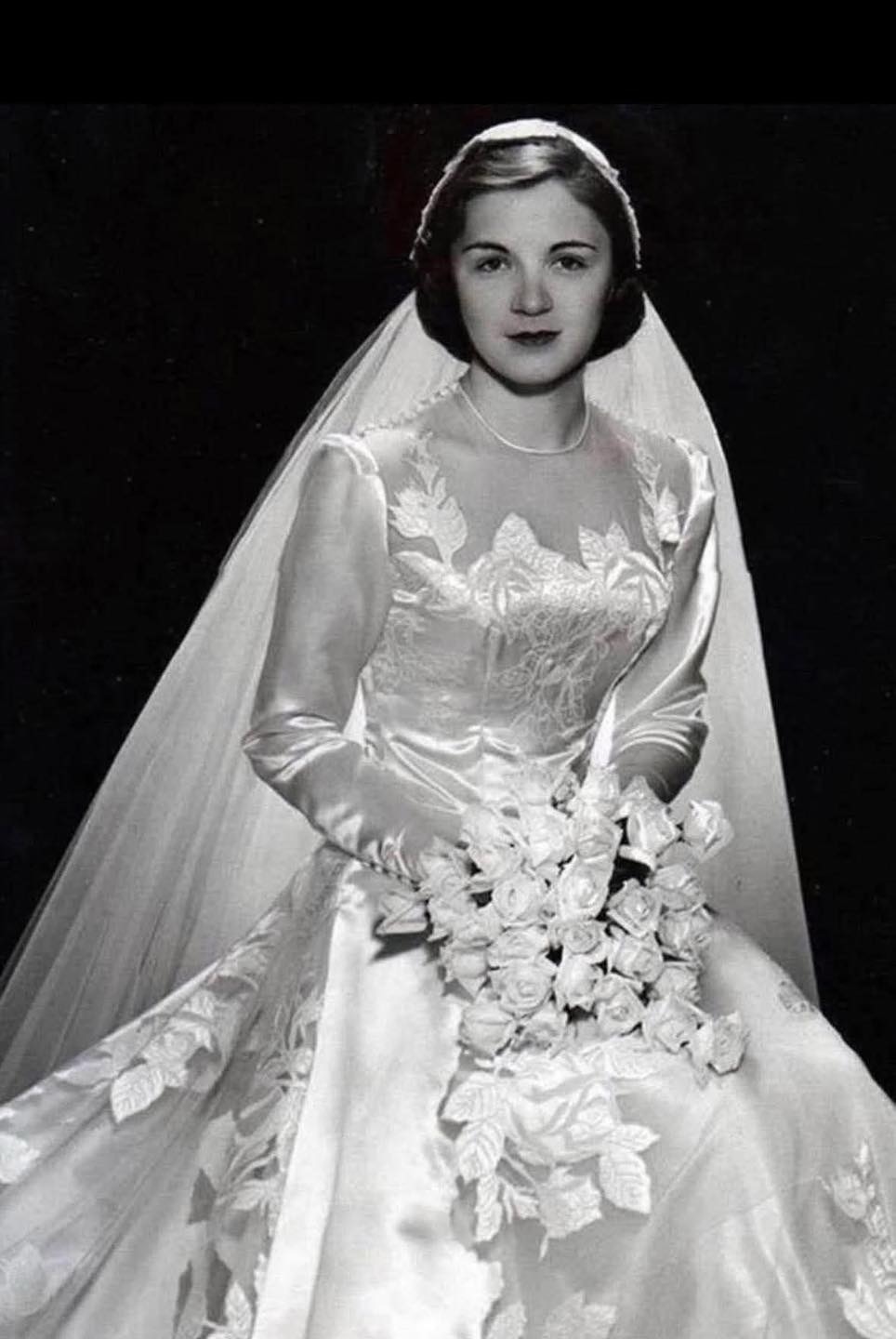 1950s wedding fashion: Melba Sue Thompson's lace dress