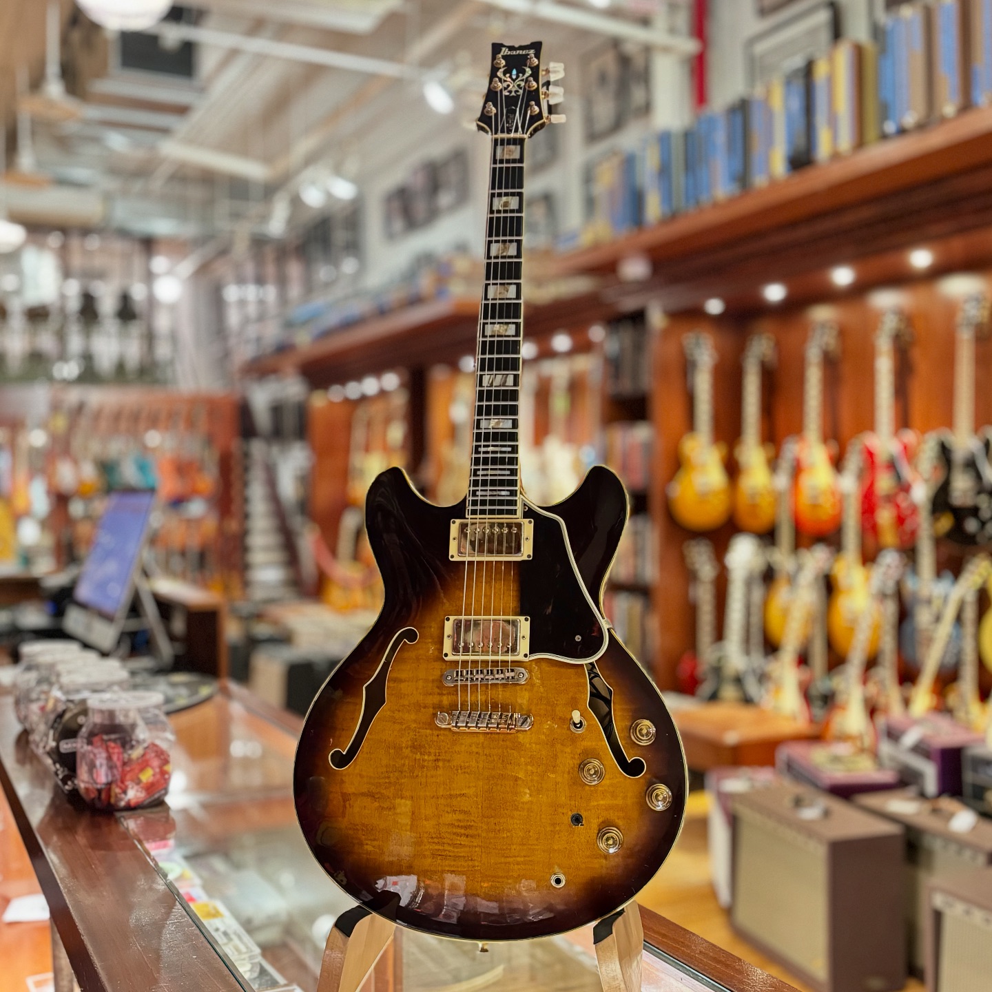Just arrived: a super clean, first year Ibanez AS-200 from 1979