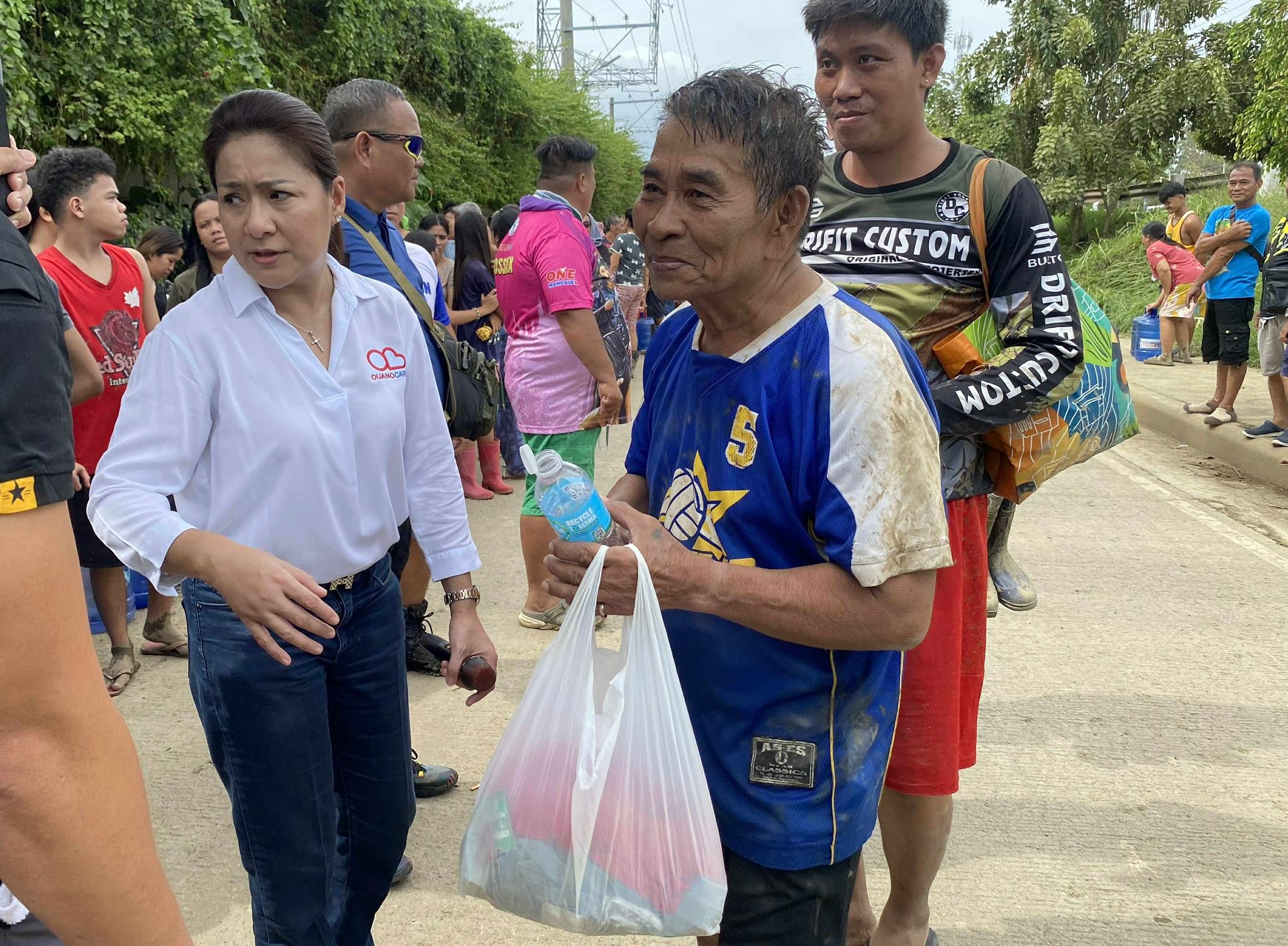 Congresswoman - Good Samaritan deeds in action through the Cebu Mandaue ...