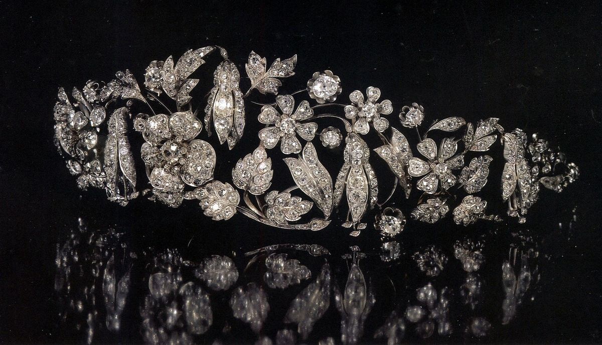 Thurn and Taxis Fuchsia Floral Tiara, a 19th-century diamond tiara