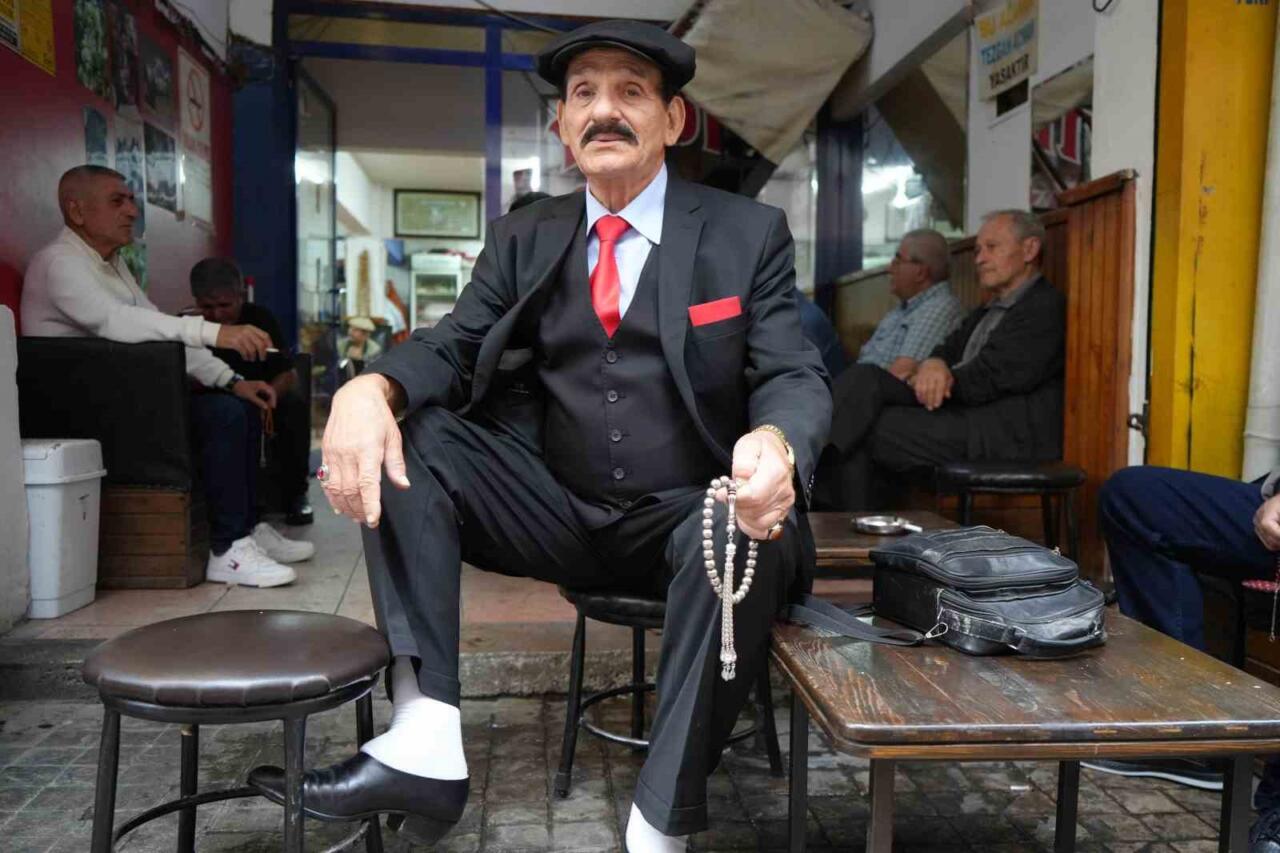 Samsun - 71 yaşındaki ’yürüyen Çarşamba’ Samsun’da, 50 yıldır topuklu ...