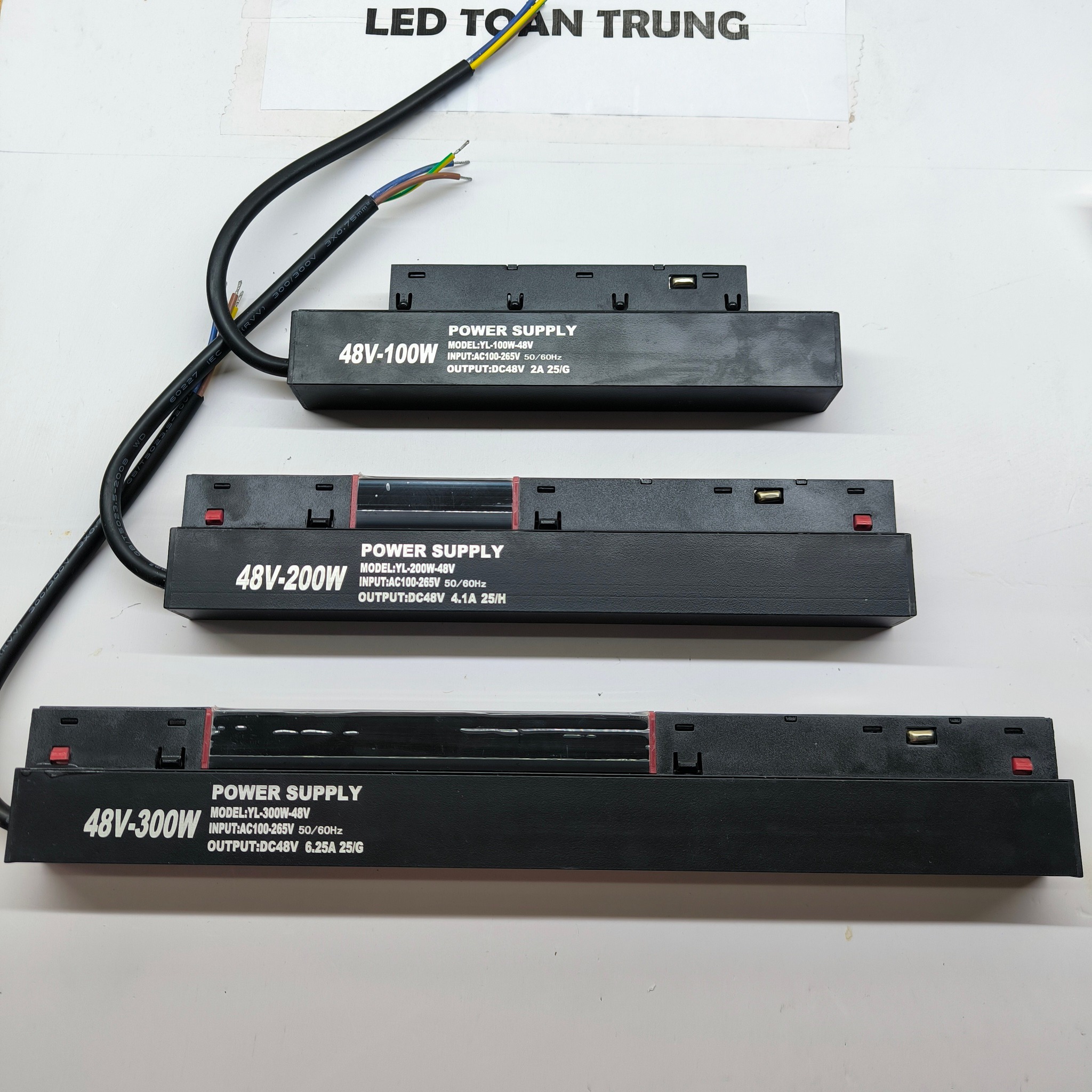 Led Toàn Trung