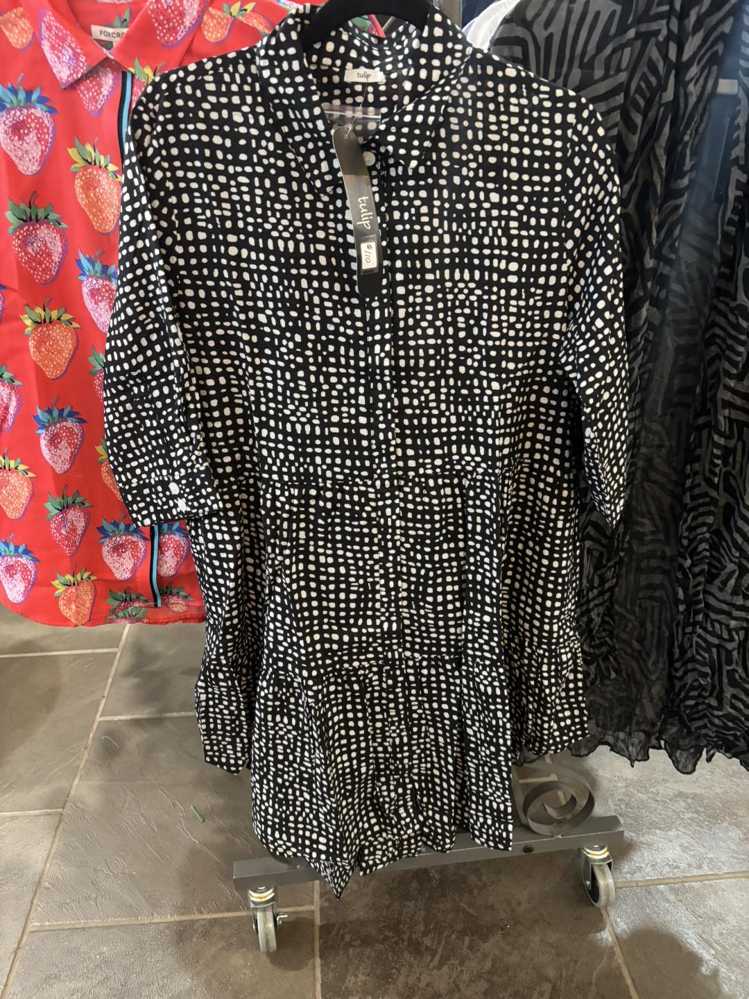 knee length leggings with dress Black and white will be so cute underneath! short dress with leggings and boots