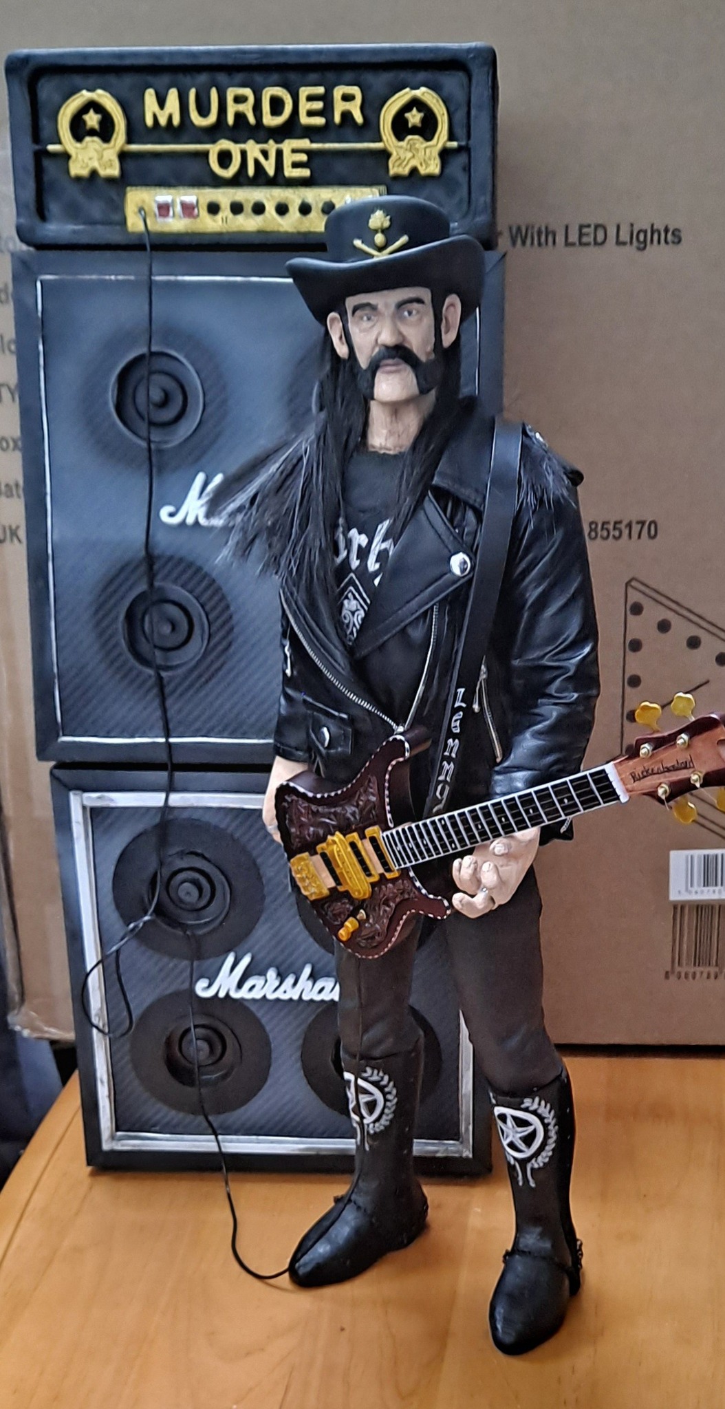 Guitare miniature LEMMY KILMISTER avec support. Basse MOTORHEAD - France