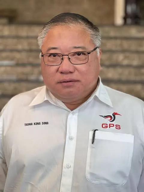 FTopNews - 【前线时评】张庆信：敢言部长，走在政治钢索上的人 在马来西亚政坛，张庆信这个名字向来“爱他的人很爱，恨他的人更恨”。 他 ...